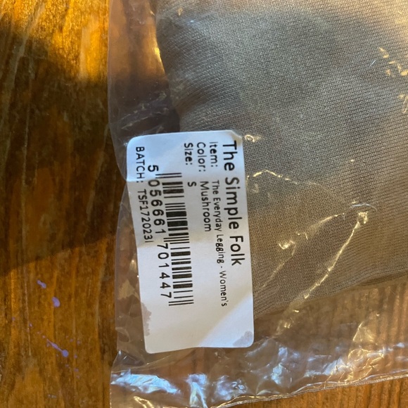 The Everyday Legging in Mushroom - Picture 4 of 4